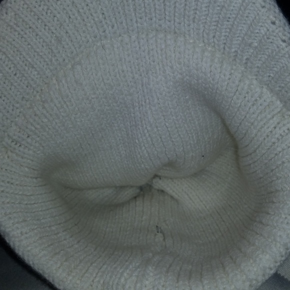 White Needed hot - Picture 2 of 2